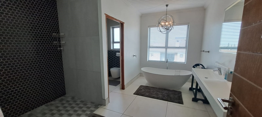 3 Bedroom Property for Sale in Calypso Beach Western Cape